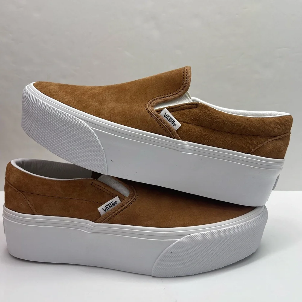 Vans W Classic Slip-On Platform Sneakers 
Stackform
Nubuck Chipmunk
VN000CN1GWT - Picture 15 of 16